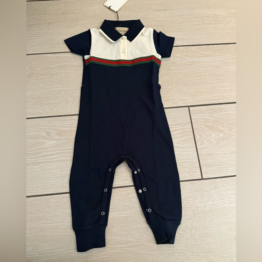 Brand new with box GUCCI
Contrast-trim stretch-cotton romper 9/12 and 12/18 m